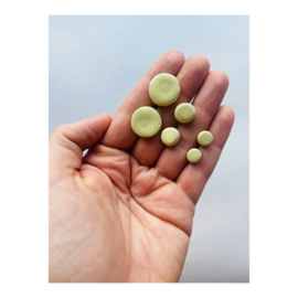ear studs - light yellow