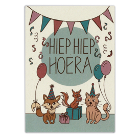 Ansichtkaart HIEP HIEP HOERA (Dierenfeestje)