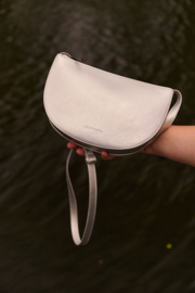 Farou half moon bag zilver - Monk & Anna