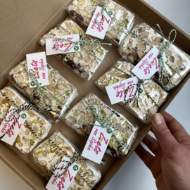 Vegan doos Nougat/Caramel (8 stuks). Gratis verzending