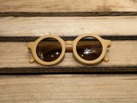 Zonnebril geel