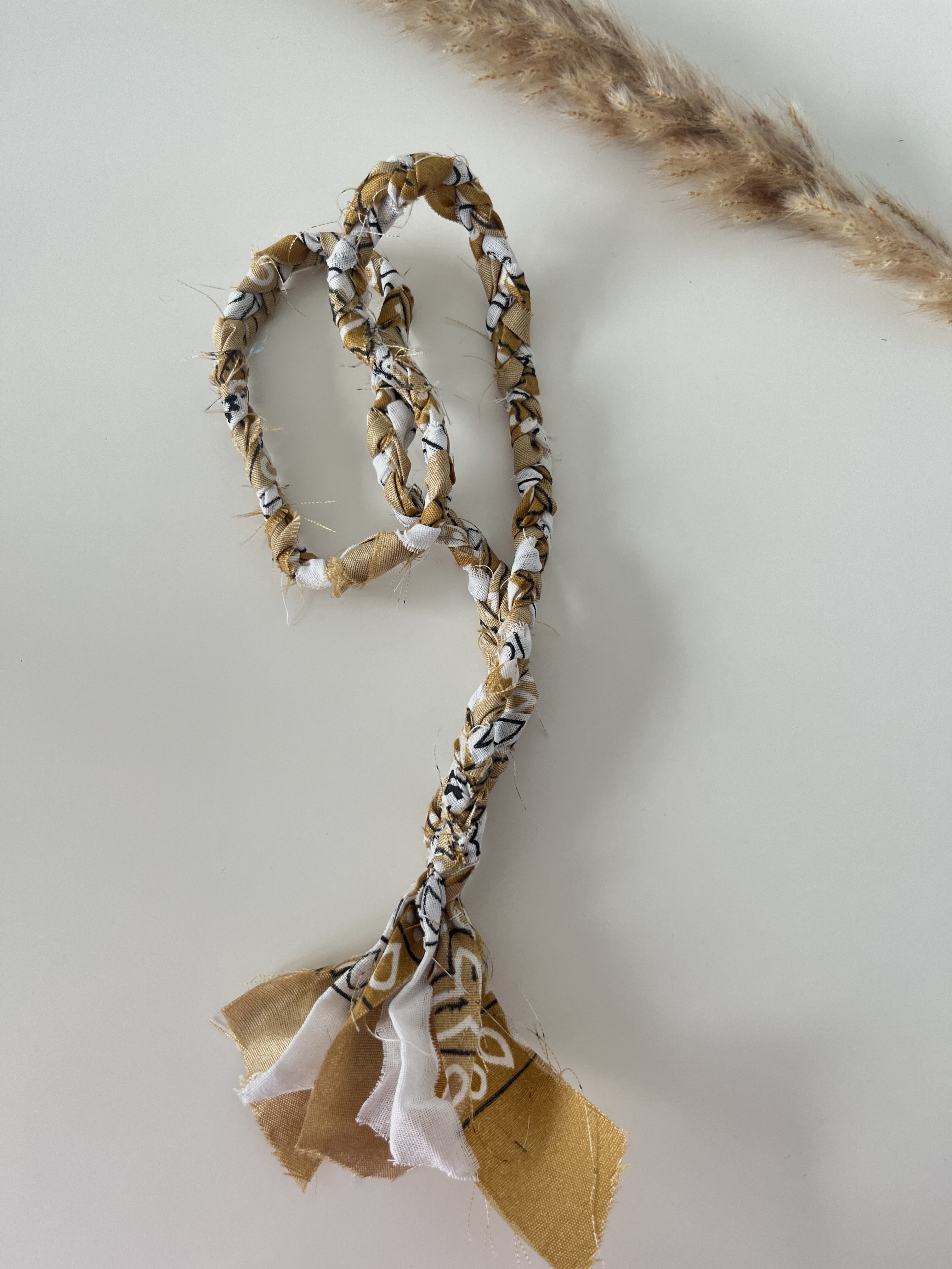 Bandana ketting lichtbruin wit