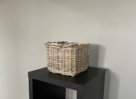 Small square storage basket (25x25x20cm)