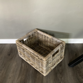 Sleek rectangular reading basket, medium (42x32x24cm)