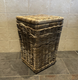 Tapslopende gevoerde wasmand (40x40x60cm)