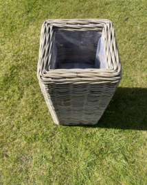 Kleine Rattan Säule für den Garten (30 x 30 x 60 cm)