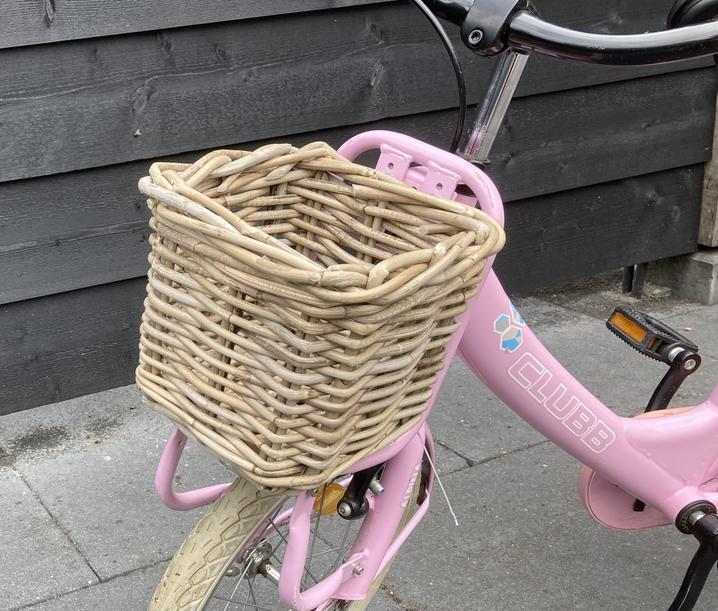 Kleiner quadratischer Fahrradkorb (21 x 21 x 19 cm)