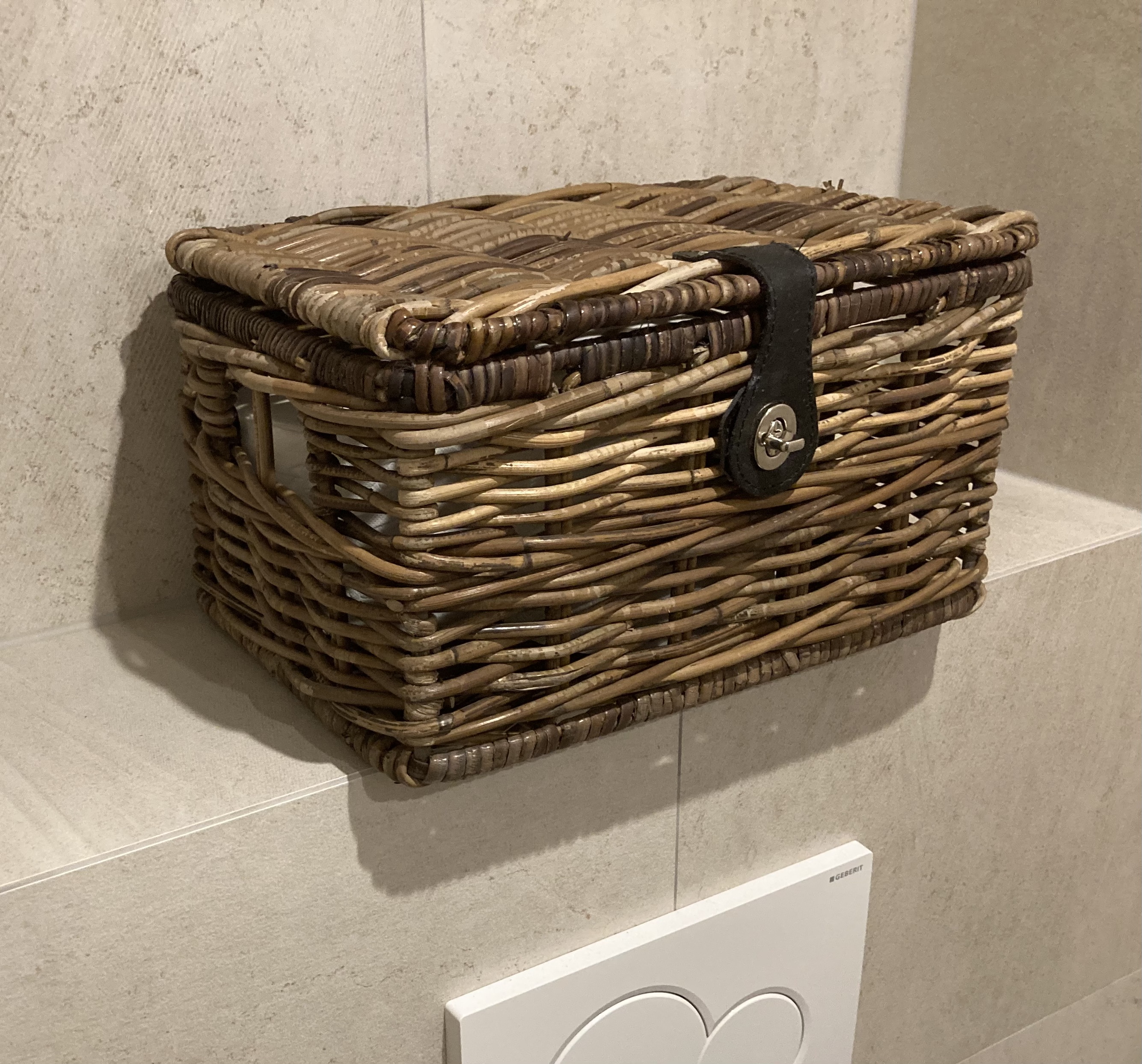 Mittlerer Koffer mit Lederverschluss für Toilettenartikel (BRAUN) (34 x 25 x 19 cm)