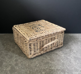 Tea box, thin rattan (23x18x10cm)