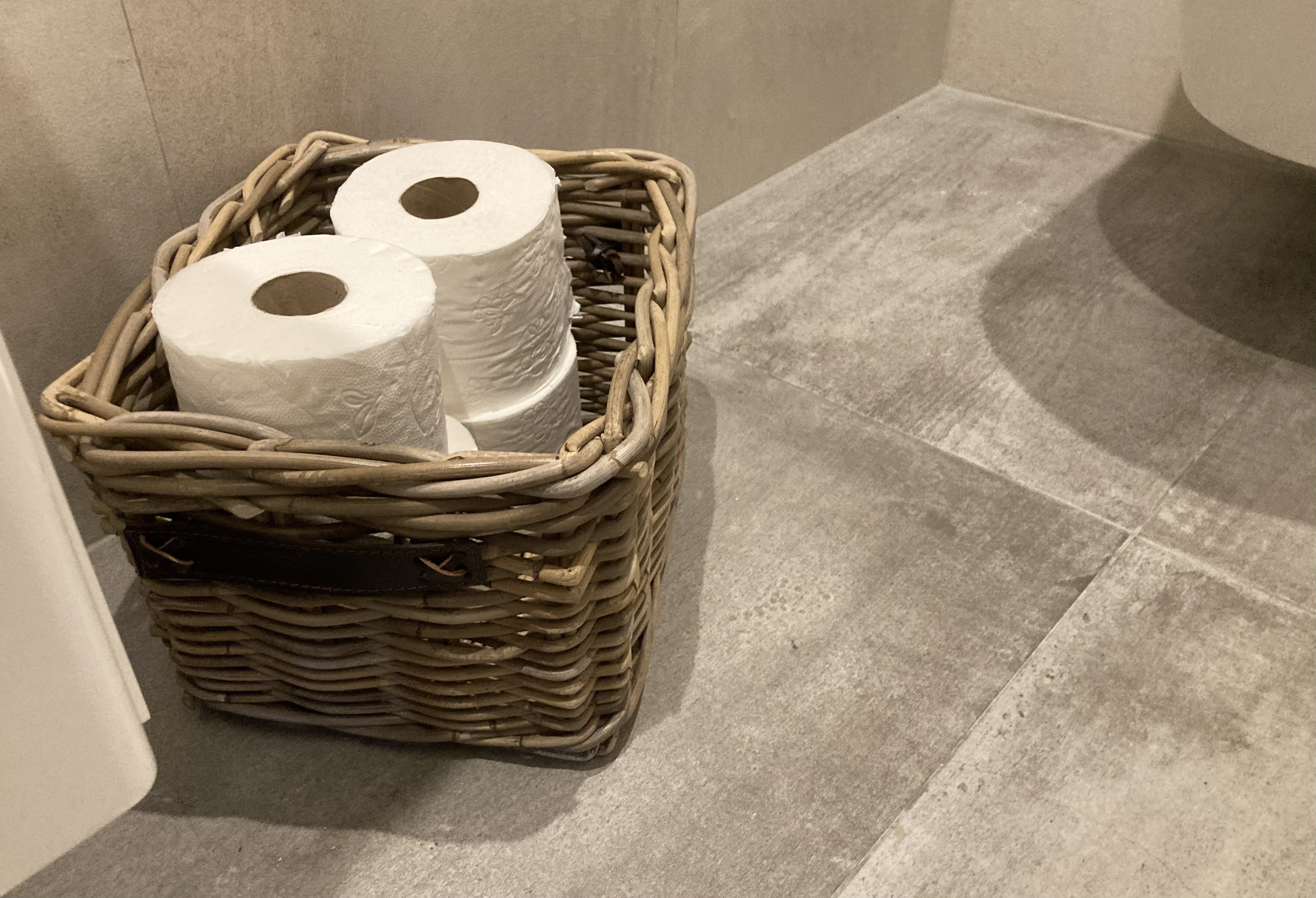 Toilettenpapierkorb mit Ledergriffen (30 x 26 x 20 cm)