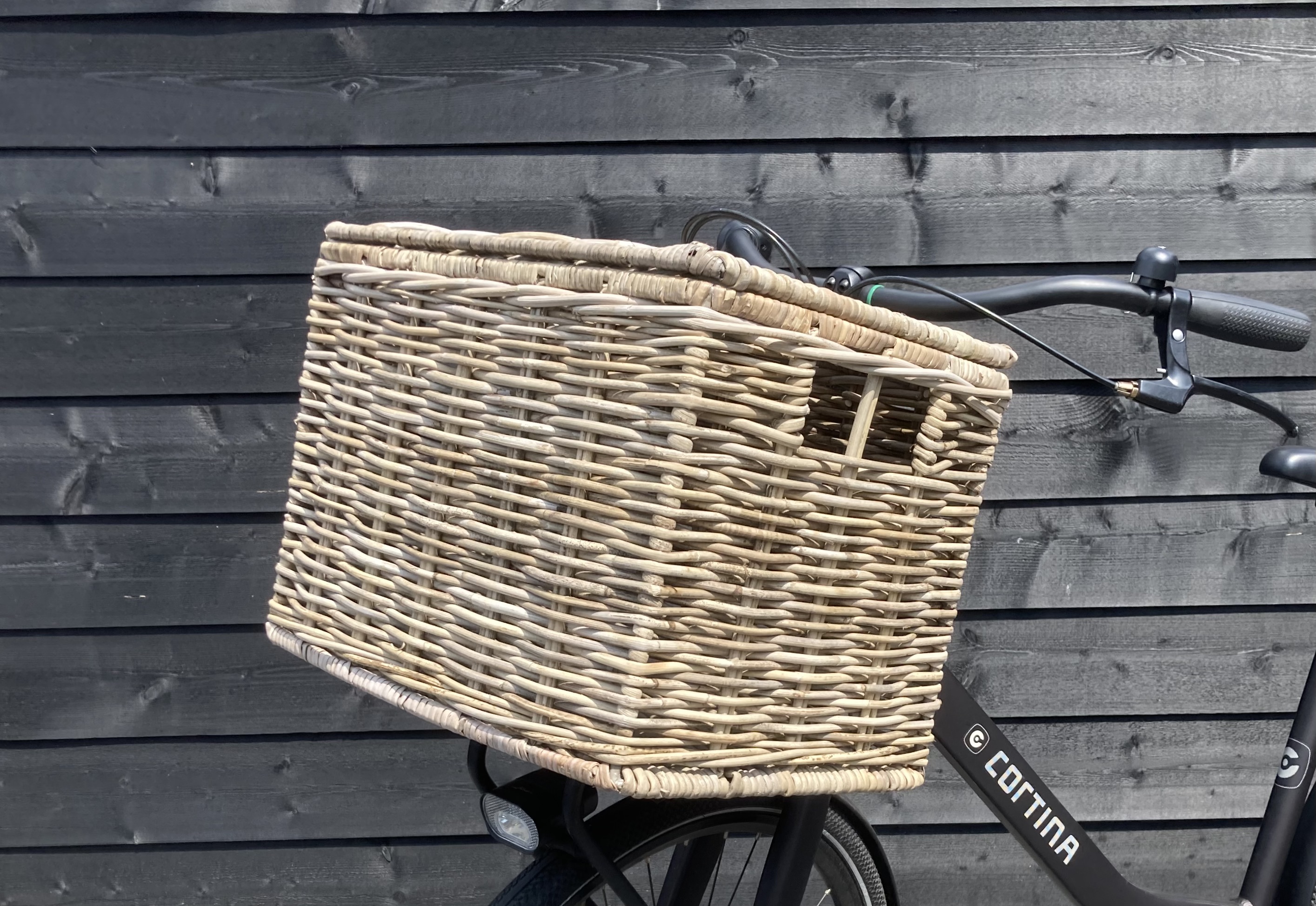 Rechteckiger Fahrradkorb mit Klappe (47 x 34 x 35 cm)
