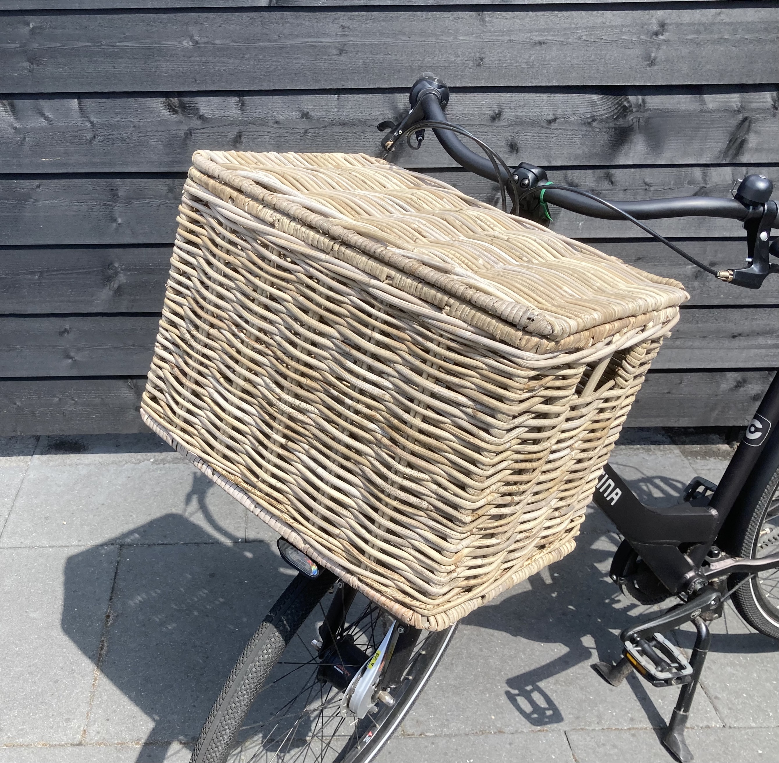 Rechteckiger Fahrradkorb mit Klappe (47 x 34 x 35 cm)