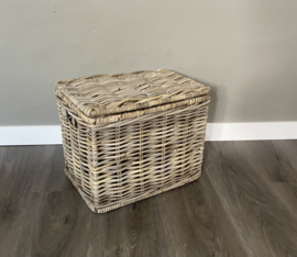 Kleine rechthoekige mand met klep (37x26x30cm)
