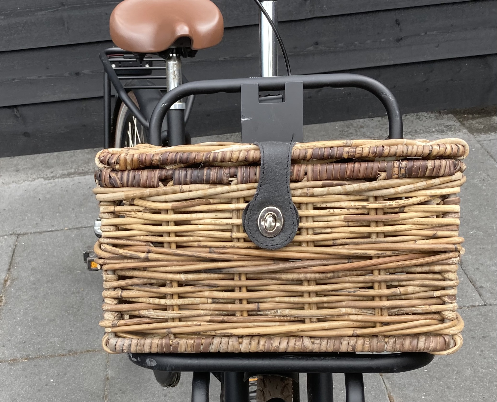 Fietsmandje met deksel BRUIN (34x25x19cm)