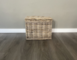 Kleine rechthoekige mand met klep (37x26x30cm)