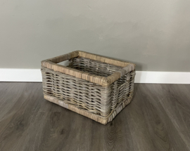 Small, sleek storage basket (35x25x19cm)