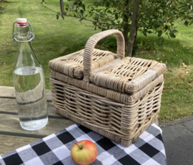 Kleine picknickmand met klepjes (30x20x18cm)