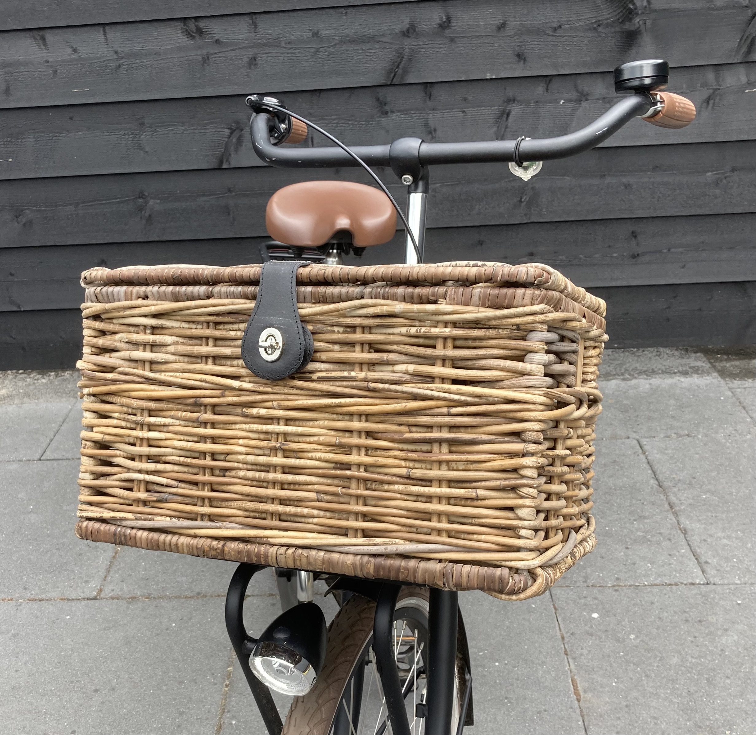 Fietsmand met deksel BRUIN (42x31x24cm)
