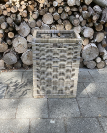 Hoge strakke open mand voor hout en pellets (35x45x65cm)
