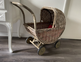 Classic doll's pram (70x34x67cm)