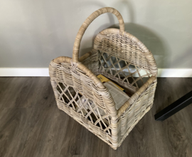 Openwork reading basket (45 x 37 x 58 cm)
