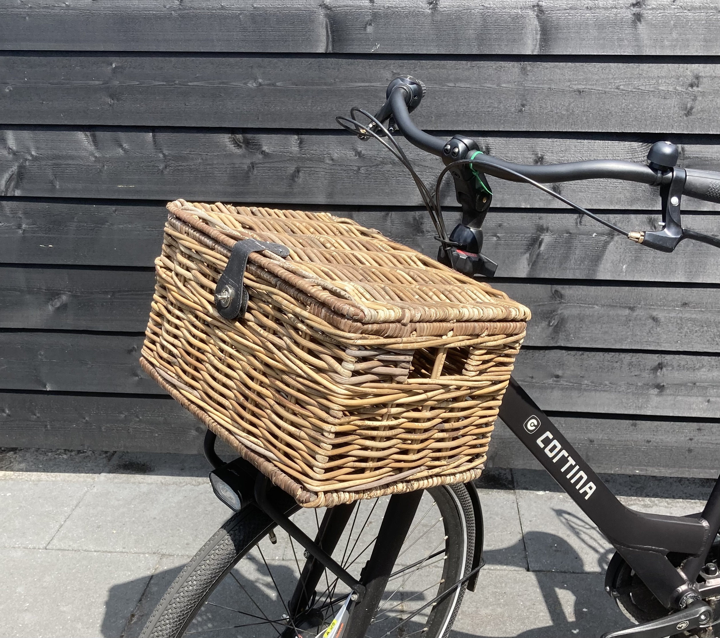 Fietsmand met deksel bruin (42x31x24cm)