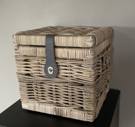 Vierkante mand (30x30x30cm)