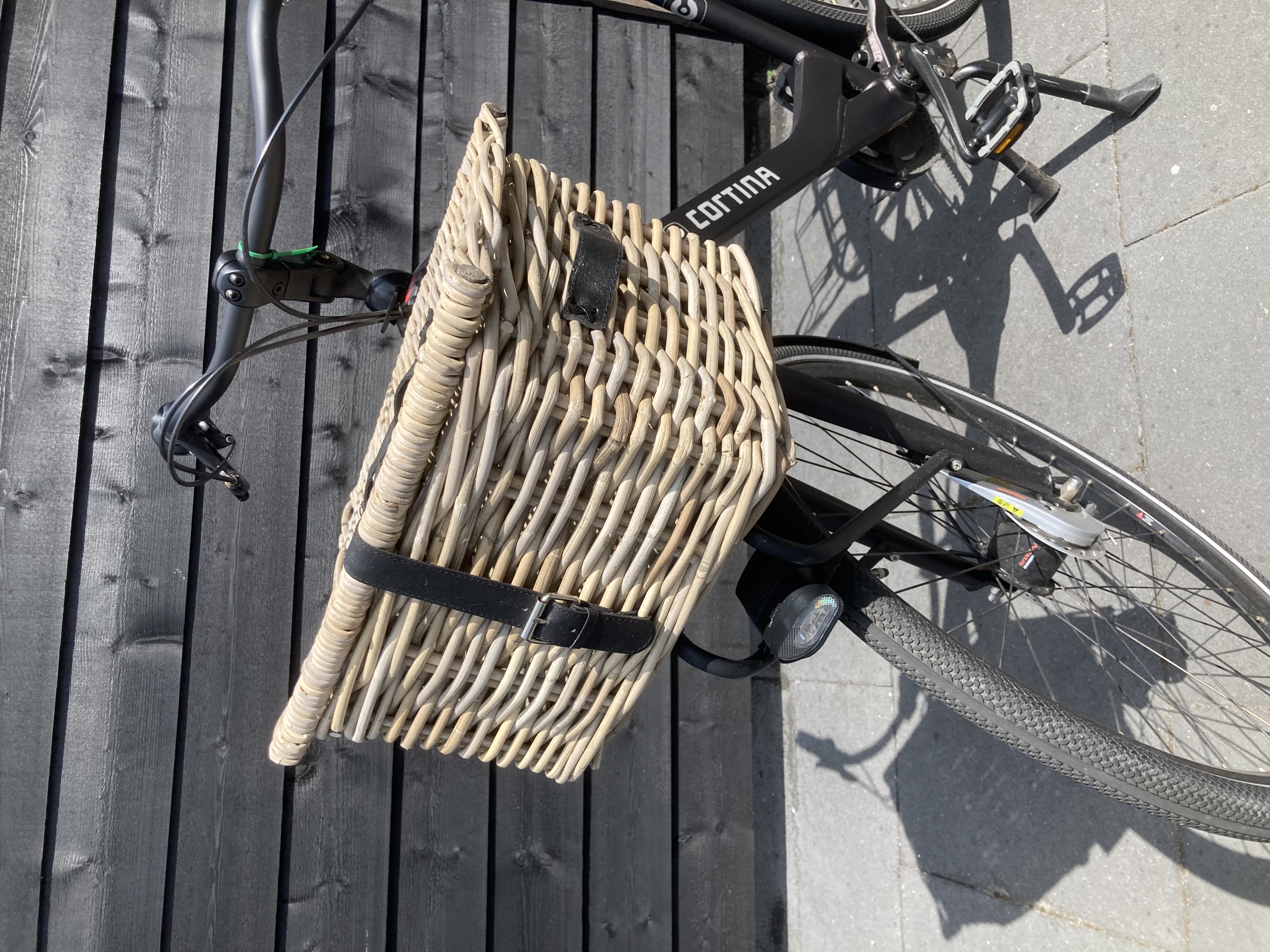 Kleiner Lastenfahrradkorb mit Lederriemen (43 x 33 x 27 cm)