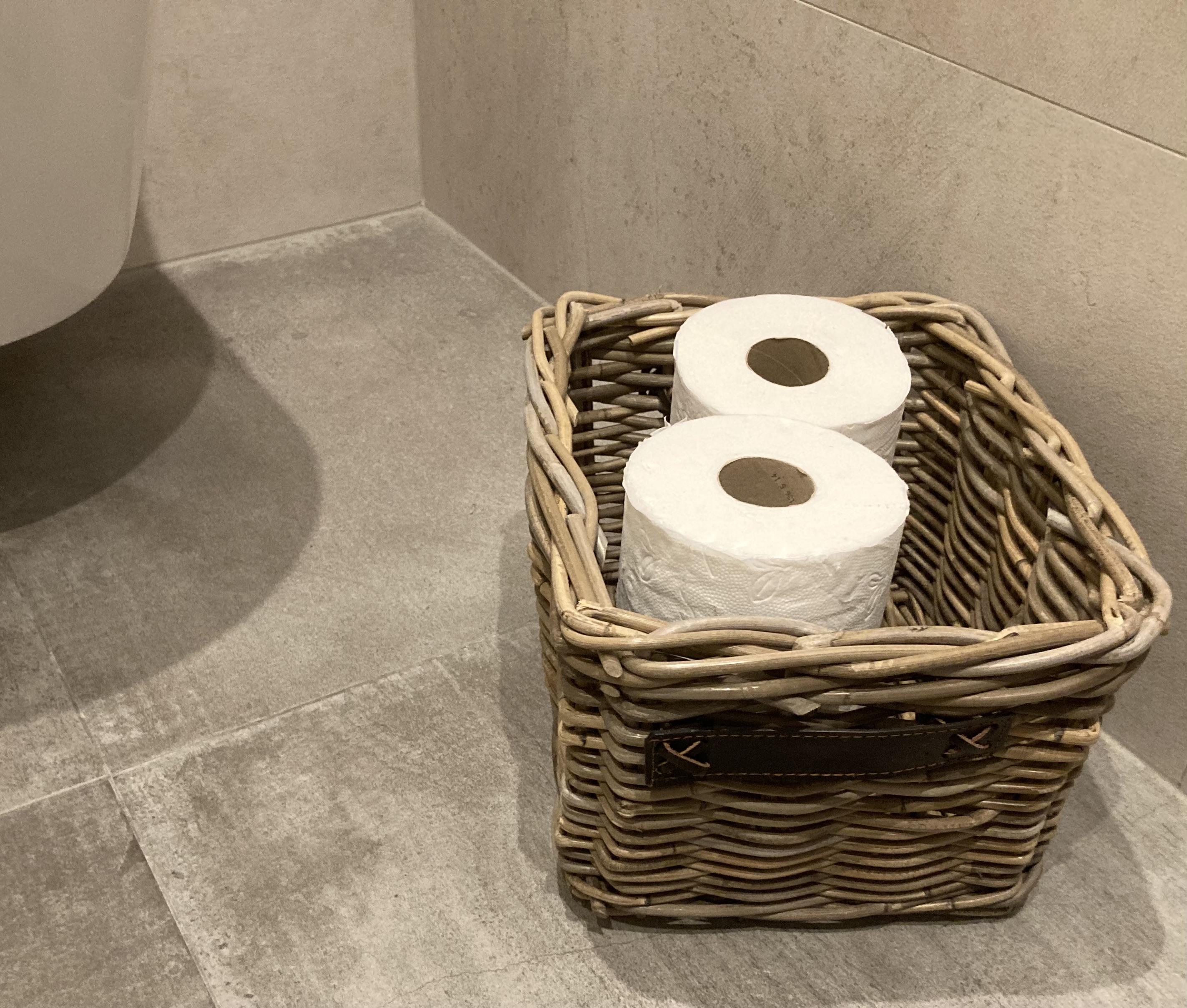 Toilettenpapierkorb mit Ledergriffen (30 x 26 x 20 cm)