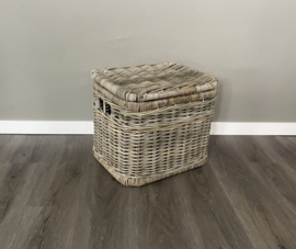 Middelgrote mand met klep (45x38x38cm)