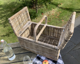 Picknickkorb, schlicht mit Klappen (50 x 35 x 25 cm)