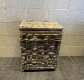 Rechteckiger gepolsterter Wäschekorb (50 x 35 x 65 cm)