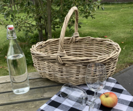 Offener Picknickkorb oval