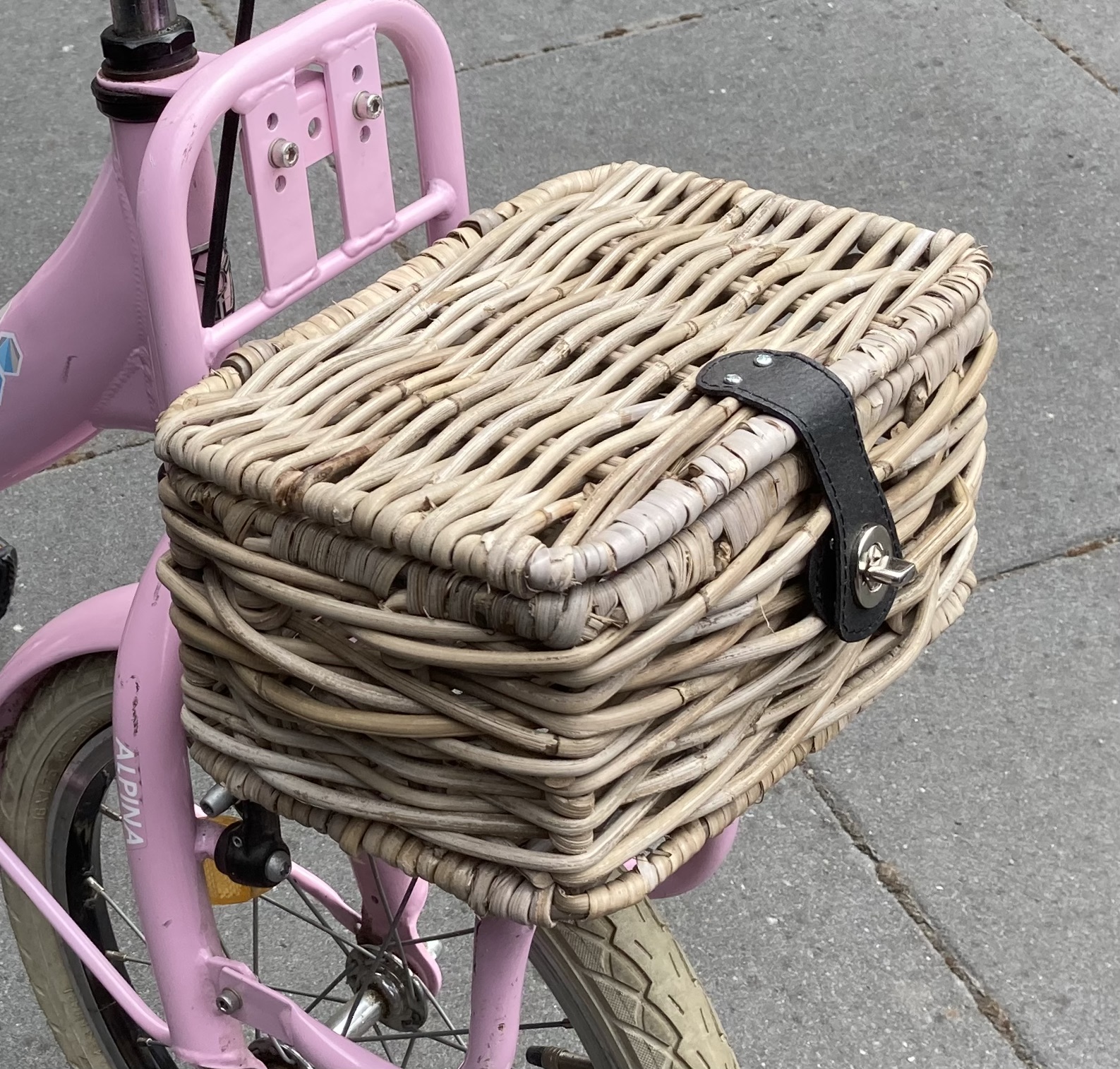 Kleiner Fahrradkorb mit Deckel (27 x 18 x 13 cm)