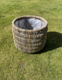 Large, uniquely woven garden basket (50 x 47 cm)