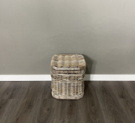 Kleine vierkante mand met klep (30x30x32cm)