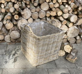 Quadratischer Rattankorb mit Henkeln – Mittlerer Holzkorb (50x50x50cm)