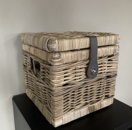Vierkante mand (30x30x30cm)