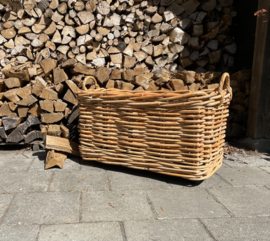 Länglicher Kamin-Korb aus grobem Rattan, rostbraun (auf Rollen) (85 x 45 x 45 cm)