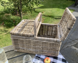 Picknickkorb, schlicht mit Klappen (50 x 35 x 25 cm)