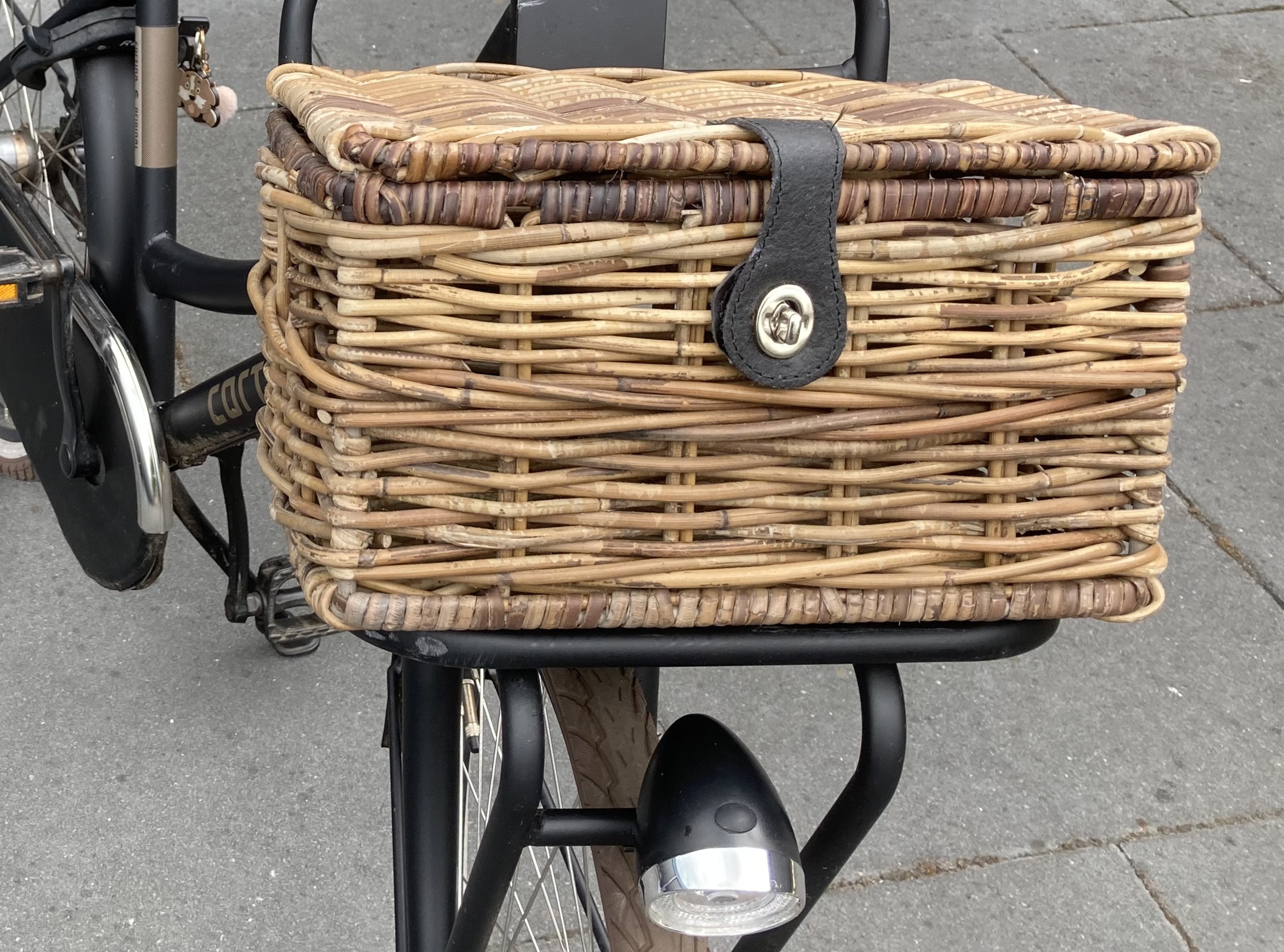 Fietsmandje met deksel BRUIN (34x25x19cm)