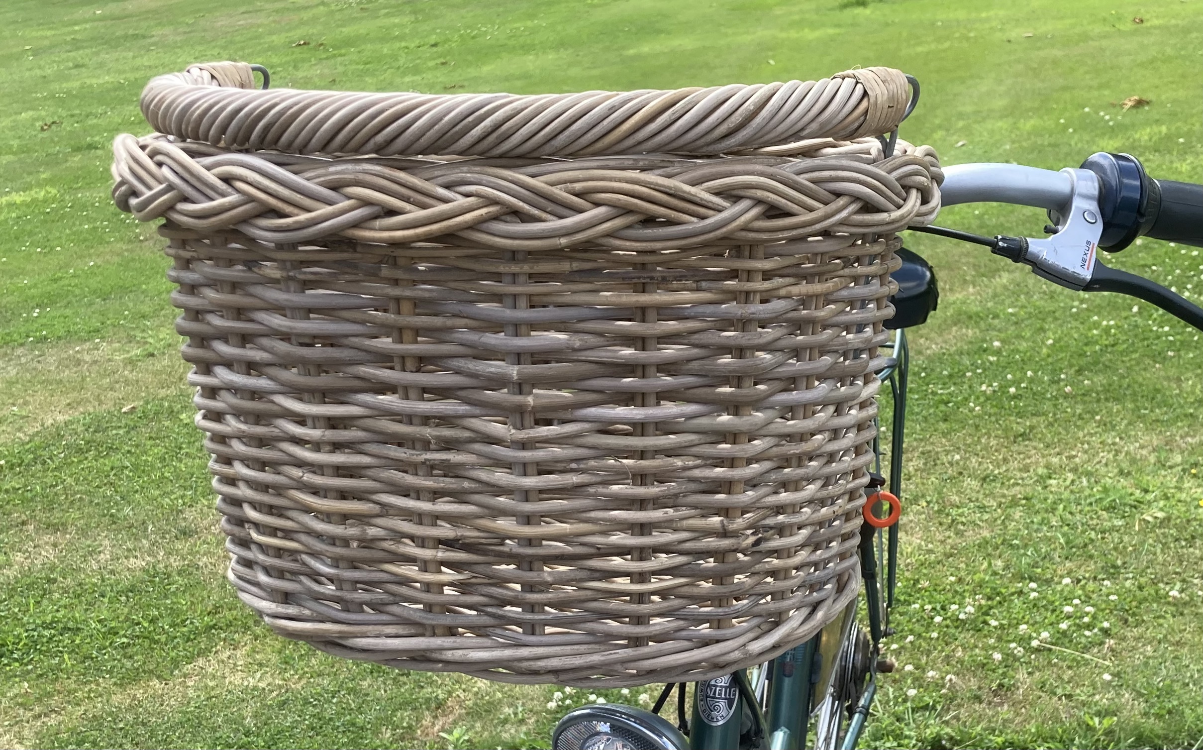 Ovale fietsmand met haken (40x35x25cm)