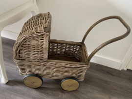 Niedriger Puppenwagen (65 x 26 x 43 cm)
