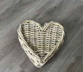 Small heart-shaped basket (31x31x12cm)