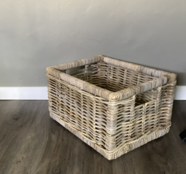 Sleek rectangular reading basket, medium (42x32x24cm)