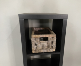 Small, sleek storage basket (35x25x19cm)