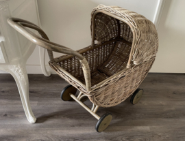 Classic doll's pram (70x34x67cm)