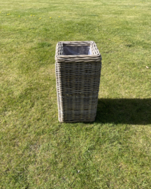 Kleine Rattan Säule für den Garten (30 x 30 x 60 cm)