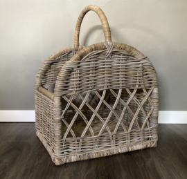 Openwork reading basket (45 x 37 x 58 cm)