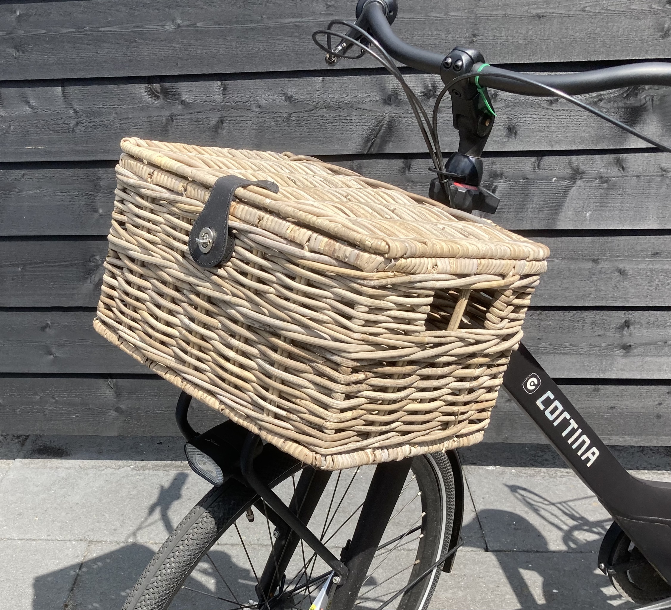 Bicycle basket with lid (42x31x24cm)